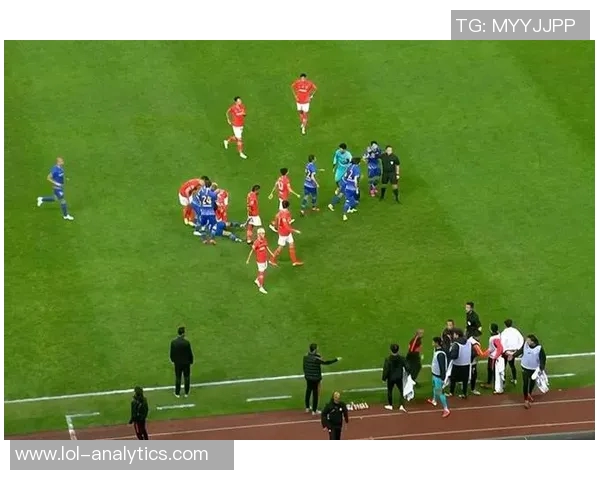 国王杯激战利物浦大胜尤文图斯争议判罚引发全场热议