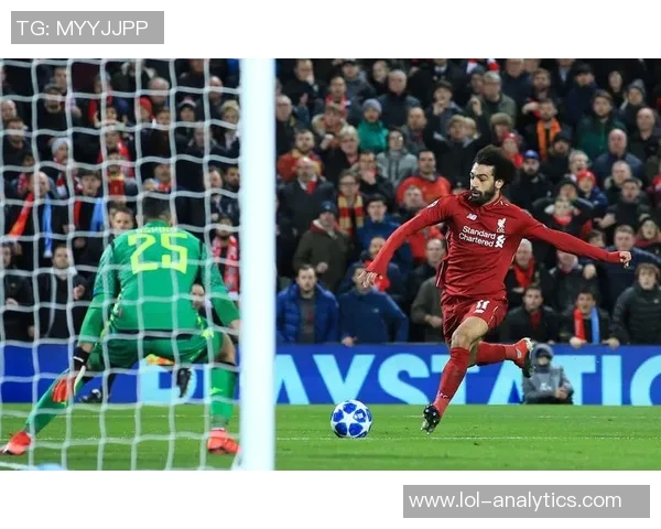 欧冠激战：利物浦逆转那不勒斯红牌事件引发全场热议与激情